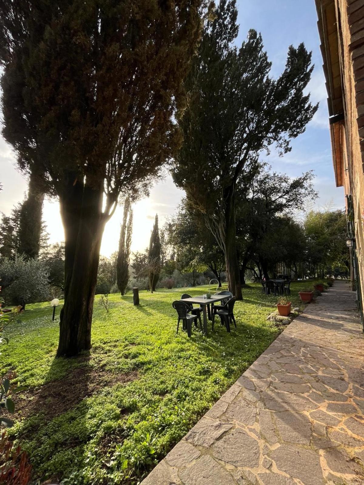 Agriturismo La Torre Di Monsindoli Siena Bagian luar foto